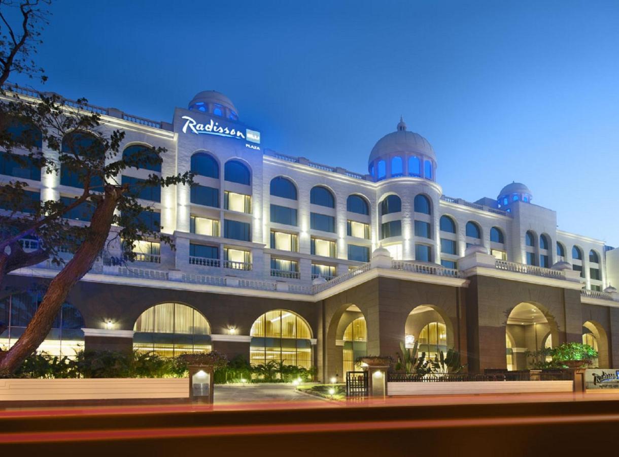 Radisson Blu Plaza Hotel Mysore Exterior foto